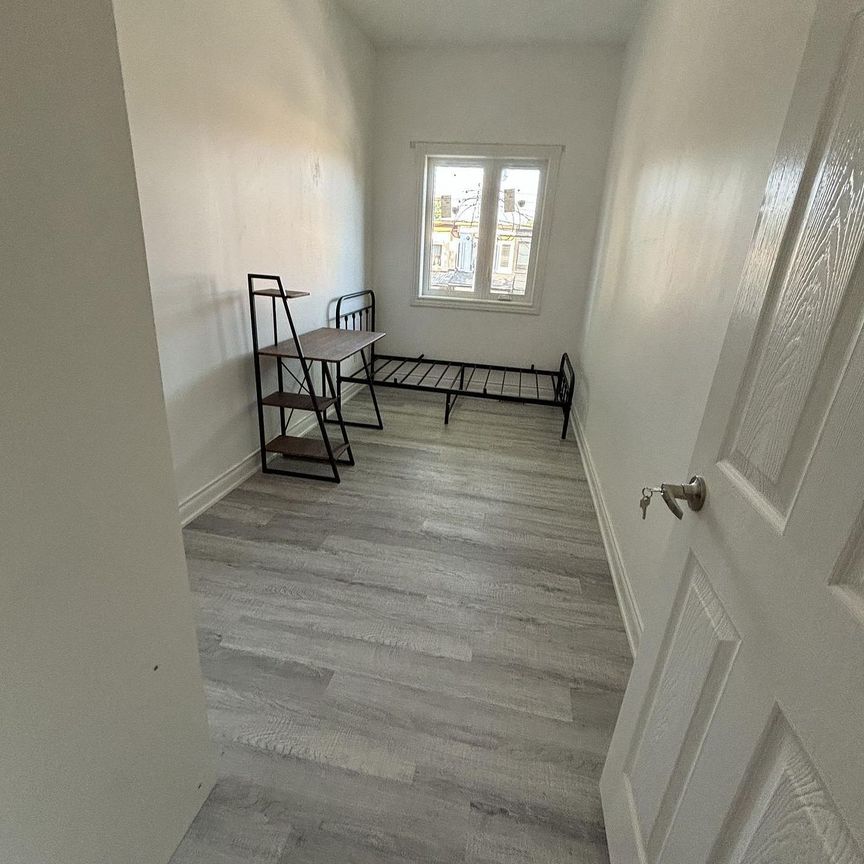 For Lease - 262 clinton Street Unit# 201, Toronto, Ontario - Photo 1