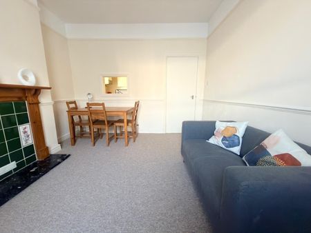 High Street, Bath, Twerton - Photo 3