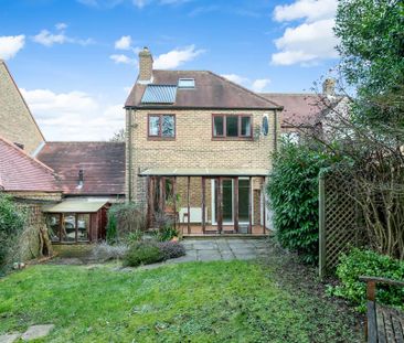 4 bedroom semi-detached house to rent - Photo 5