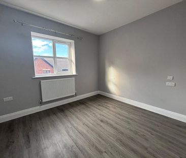 Crescent Drive, Aldershot, Hampshire, GU12 - Photo 5