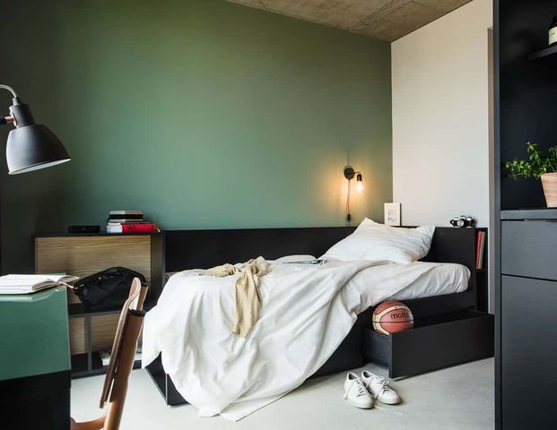 Classic Balcony - Short Term - Floor 5 - Photo 1