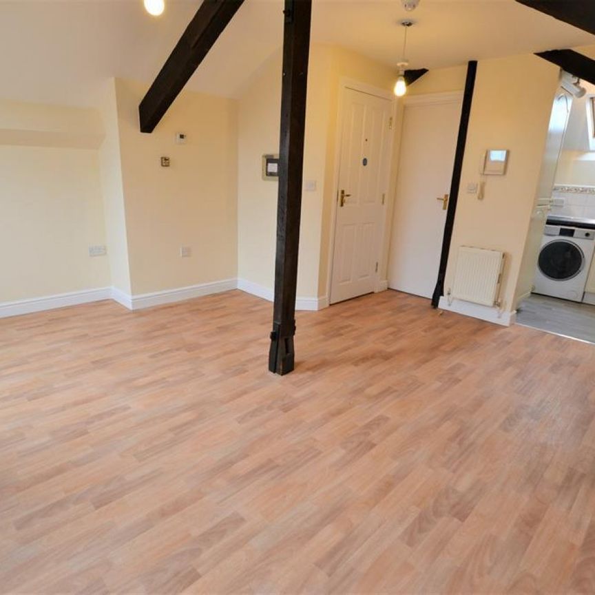 1 bedroom Flat To Let - Photo 1