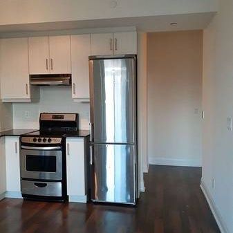 YONGE/FINCH Bright +Spacious 1Bdrm +Den 9Ft Ceiling 1Locker 1Parking - Photo 3