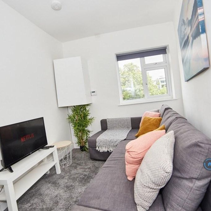 1 bedroom in a house share to rent - Photo 1