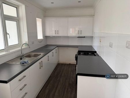 2 bedroom semi-detached house to rent - Photo 4