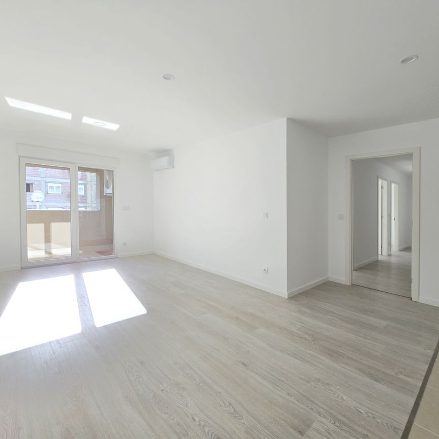 New 3 bedroom flat near C.C. Glicinias, Aveiro! - Photo 1