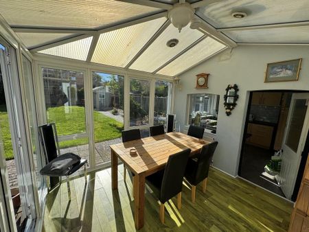 1 bedroom in a house share to rent - Photo 2