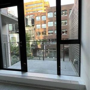 $2,250 / 1br - Central Downtown Vancouver 1bd + 1 PARKING + 1den - Photo 2