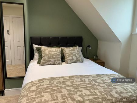 1 bedroom in a house share to rent - Photo 5