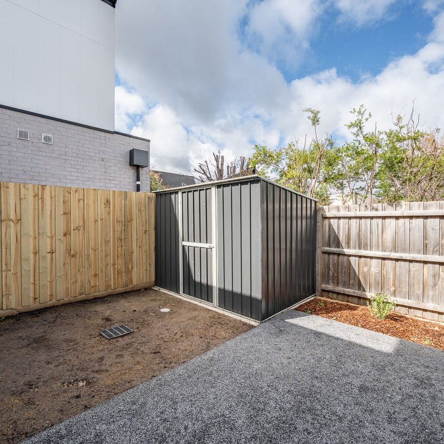 Stunning New Townhouse in Prime Pascoe Vale Location - Photo 1