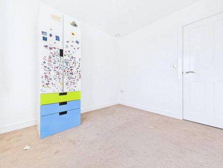 4 bedroom apartment to rent - Photo 4