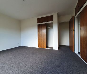 Spacious 3 Bedroom - double grammar zone - Photo 1