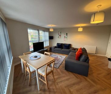3 bedroom flat to rent - Photo 3