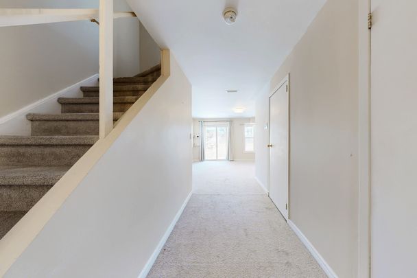 For Lease - 511 Winkworth Court, Newmarket, Ontario - Photo 1