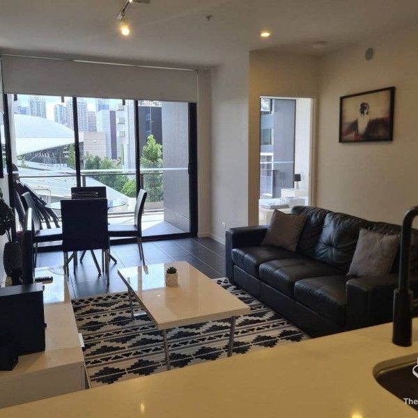 1 Bedroom / 1 Bathroom / 1 Parking Fully Furnished Apt - Photo 1