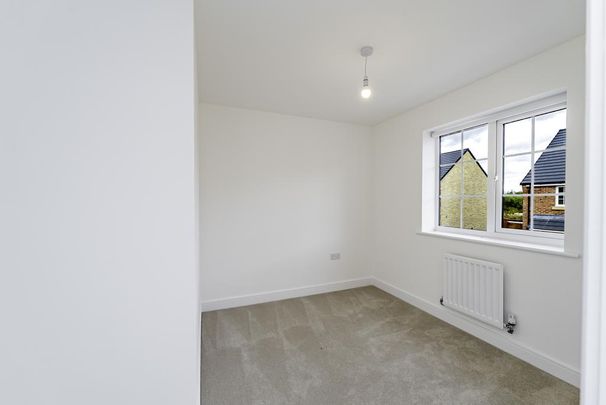 3 bedroom semi-detached house to rent - Photo 1