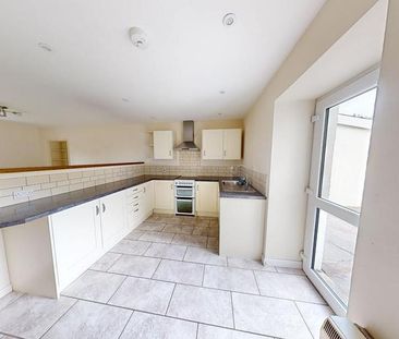 2 bedroom terraced house to rent - Photo 2