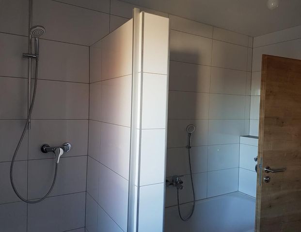 Neuwertige 5-Zimmer-Wohnung mit Süd-Terrasse in Moorenweis - Photo 1