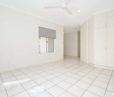 STYLISH, LOW-MAINTENANCE LIVING IN LEAFY GUNN - Photo 2