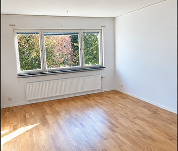 Lägenhet med balkong i anslutning till köket. Belägen på andra våni... - Foto 1