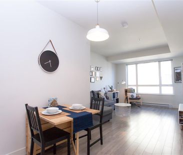 Spacious One Bedroom Corner Unit by New Skytrain Station - Photo 4