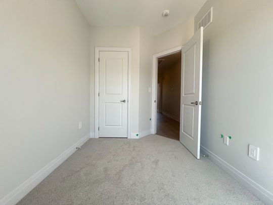 For Lease - 5951 Saigon Street, Mississauga, Ontario - Photo 1