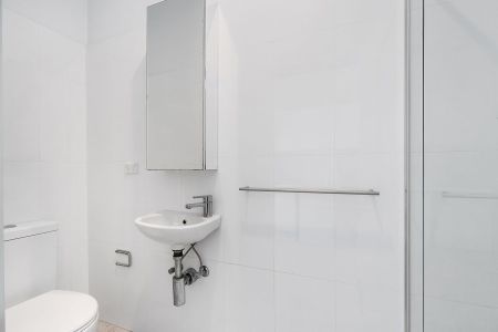 STYLISH APARTMENT IN THE HEART OF MOSMAN VILLAGE - Photo 4