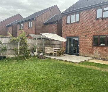 4 bedroom detached house to rent - Photo 4