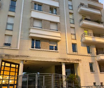 Appartement Suresnes 1 pièce(s) 24.55 m2 - Photo 4