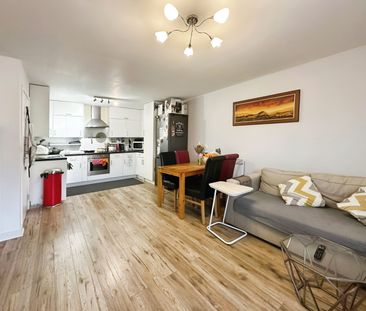 2 bedroom apartment to rent - Photo 2