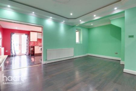 4 bedroom terraced house to rent - Photo 3