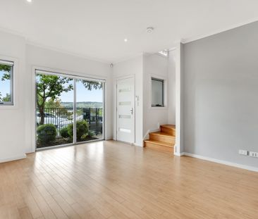 10 Orca Ct, Seaford Meadows SA 5169 - House For Rent | Domain - Photo 2