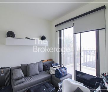 Single row | Corner unit | Landscaped - Photo 3