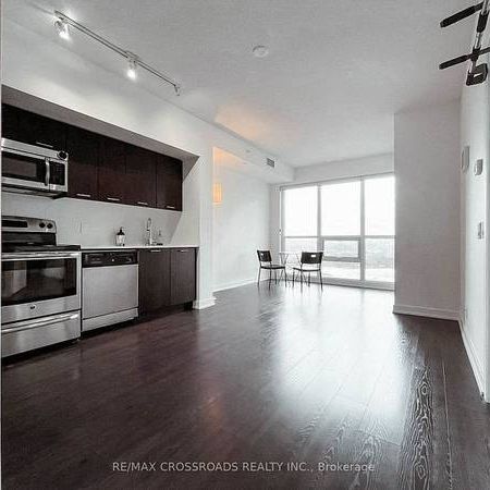 Mimico/Lakeshore-Modern Bright 1Bd+Den Utilities incl - Photo 4