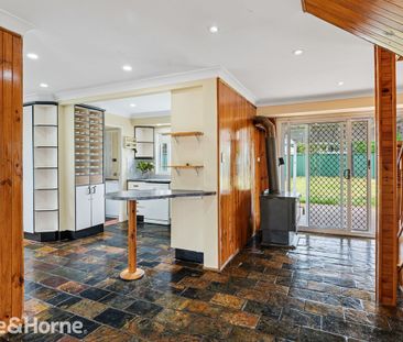 Spacious Family Home in Prime Macquarie Fields Location - Photo 5