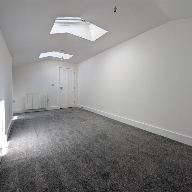 Fairfax Place, Dartmouth - Photo 1