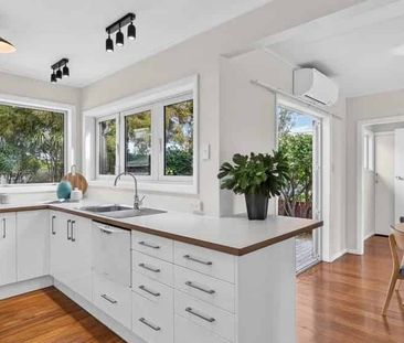 Two Bedroom Bungalow in The Wood - Photo 3