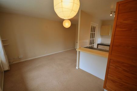 1 bed flat to rent in Buckland Road, Maidstone, ME16 - Photo 2