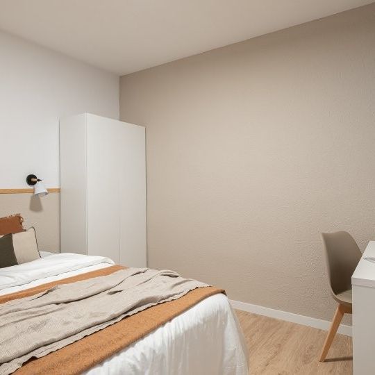 barcelona, Catalonia 08024 - Photo 1