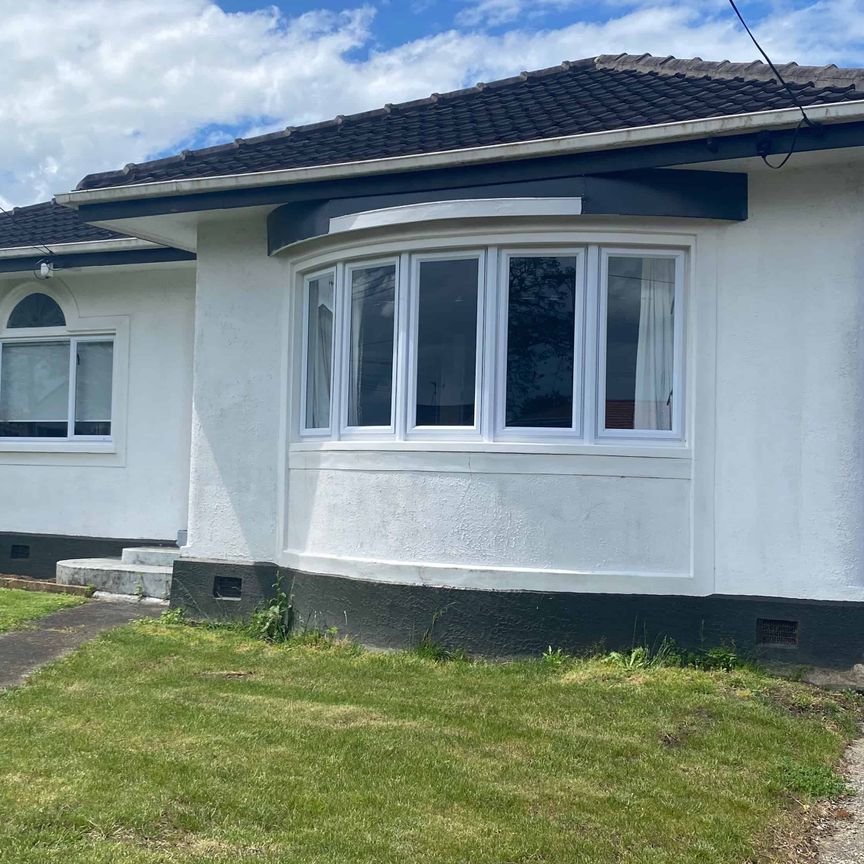 76 Lorne Street - Revamped and ready to go! - Photo 1