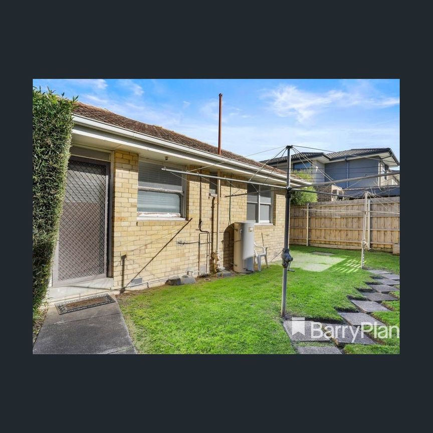 Perfect Blend of Comfort and Convenience - Photo 1