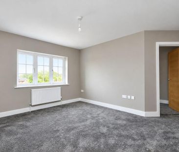 4 bedroom detached house to rent - Photo 4
