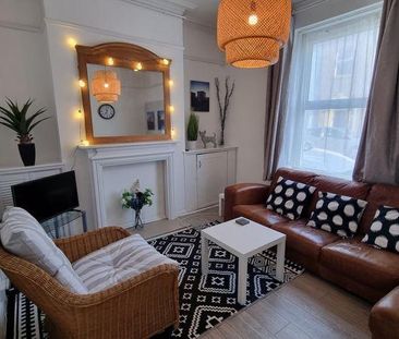 4 bedroom terraced house to rent - Photo 2