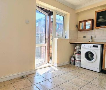 Lander Close, Baiter, BH15 - Photo 3