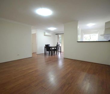 In the Heart of Town-Walk to Station&excl; - Photo 4