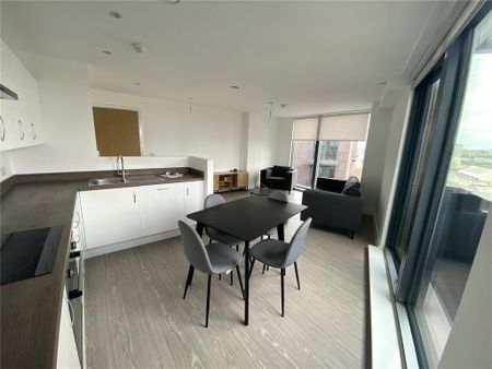 3 bedroom flat to rent - Photo 2