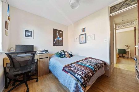 Haygreen Close, Kingston Upon Thames, Surrey, KT2 - Photo 4