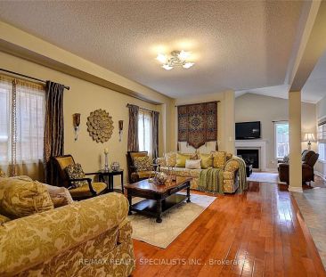 Detached Home For Lease | W9033084 - Photo 4