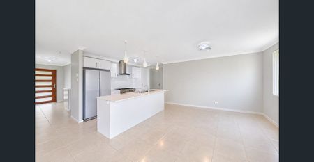 Three Bedroom Family Home in Ideal Location! - Photo 2