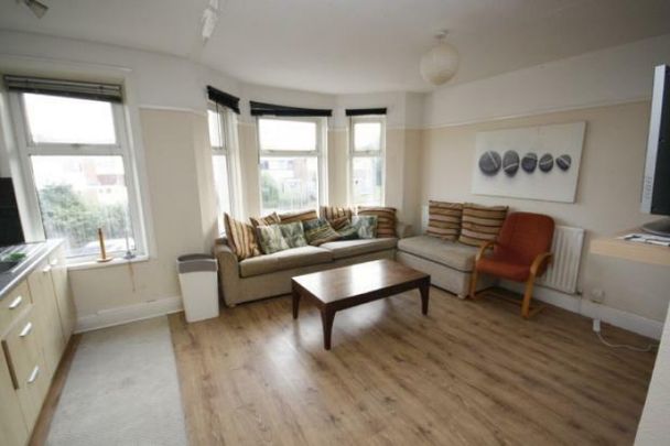 Student house on Columbia Road - Photo 1